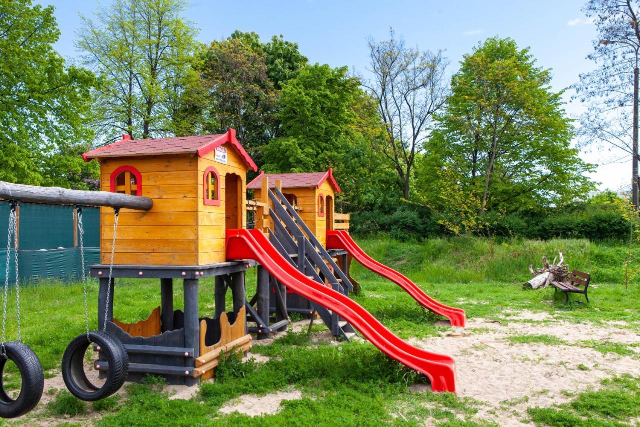 Hostel Montessori Gdańsk Exteriör bild